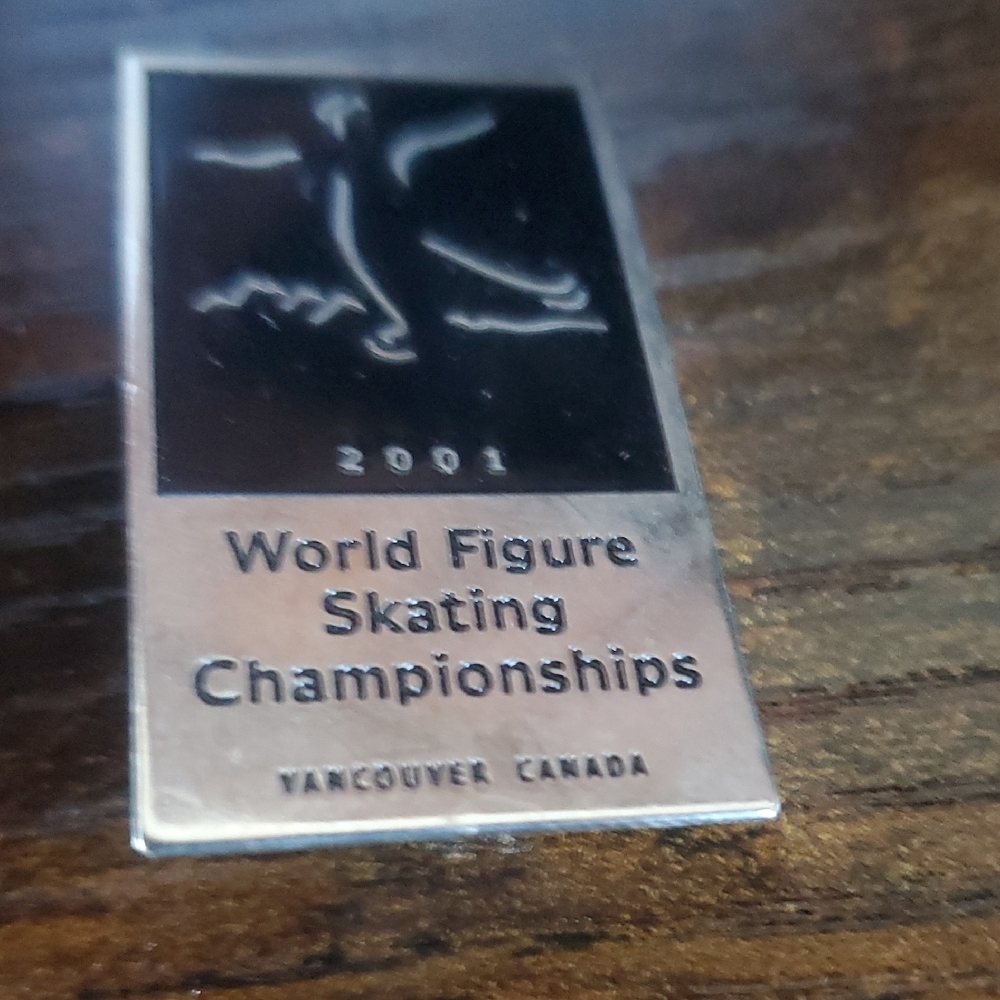 2001 World Figure Skating Championships Pin